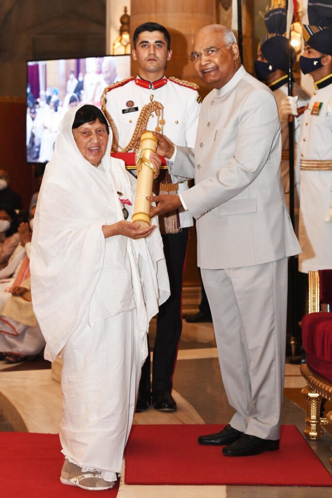 Acharya Chandanaji received the Padma Shri